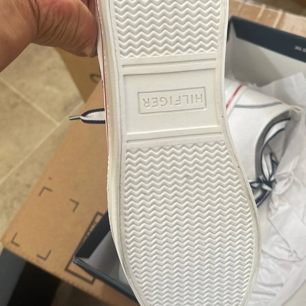 Tommy Hilfiger sneakers - Picture 4 of 8